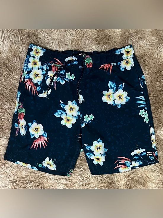 Billabong Other - Billabong Men’s Navy Floral Swim Shorts. Medium. Front/Back Pockets.